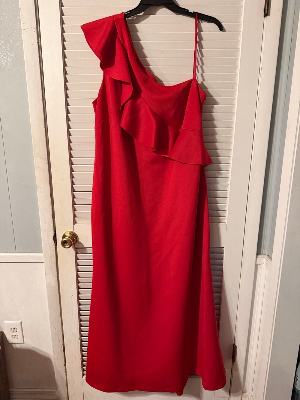 Jessica Howard Red One-Shoulder Ruffle Gown
